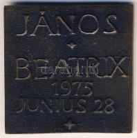 1975. "János-Beatrix" esküvő alkalmából készíttetett szögletes plakett T:2