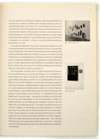 Christoph Dahlhausen: Lichtfallen. Fotoarbeiten. Installationen. (Köln,2000),Wienand. Német nyelven....