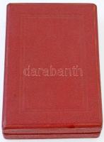 1957. "Munkás-Paraszt Hatalomért Emlékérem" aranyozott, zománcozott Br kitüntetés mellszal...