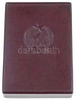 ~1950. "Szakma Kiváló Dolgozója" zománcozott kitüntetés, hátlapon gravírozott "16433&...