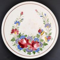 Városlődi virágmintás kerámia tál, kézzel festett, jelzett, lepattanásokkal, d: 33 cm