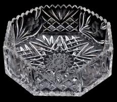 Ólomkristály asztali kínálótál, hámozott, metszett, kis kopásnyomokkal, d: 23,5 cm, m: 8 cm