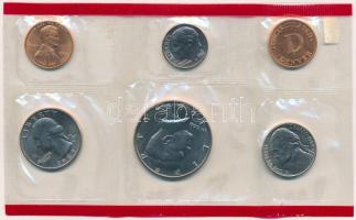 Amerikai Egyesült Államok 1989D 1c-1/2$ (5xklf) + Denver zseton forgalmi sor lezárt fóliatokban T:1 USA 1989D 1 Cent - 1/2 Dollar (5xdiff) + Denver jeton coin set in enclosed foil case C:UNC
