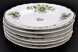 Hollóházi süteményes készlet: 6 db tányér, d: 16,5 cm, 1 db nagy tál, d: 32 cm, kézzel festett, jelz...