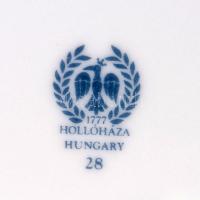 Hollóházi süteményes készlet: 6 db tányér, d: 16,5 cm, 1 db nagy tál, d: 32 cm, kézzel festett, jelz...