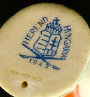 Herendi lányka cigaretta csikk elnyomó. Kézzel festett, jelzett, apró lepattanással 5,5 cm