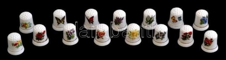 Fa gyűszűtartó, 15 db porcelán gyűszűvel, 23×14 cm