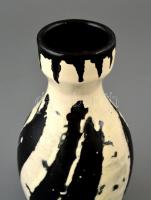 Gorka Lívia (1925-2011): Fekete-fehér váza. Festett mázas kerámia, jelzett, apró kopásnyomokkal, m:1...
