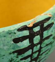 Gorka Lívia (1925-2011): Kaspó. Festett mázas kerámia, jelzett, ragasztott, m: 11 cm, d:14 cm