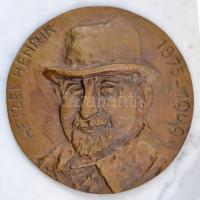 Végh Attila: Hetzel Henrik 1875-1949. Bronz plakett. Jelzett d: 21 cm. Fehér márvány lapon 32x25 cm