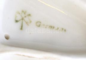 Ens fehér mázas porcelán ló figura, jelzett, hibátlan, m: 25 cm