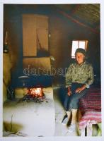 Csoma Gergely: Moldvai csángó magyarok. Bp., 1988, Corvina. Kiadói egészvászon kötés, papír védőborí...