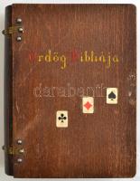 Ördög Bibliája feliratú, könyv formájú fadoboz két pakli kártyával 15x18 cm