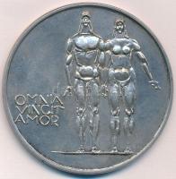 Kiss Nagy András (1930-1997) DN Omnia Vincit Amor (A szerelem mindent legyőz) jelzetlen Ag emlékérem (94,12g/60mm) T:1- kis patina