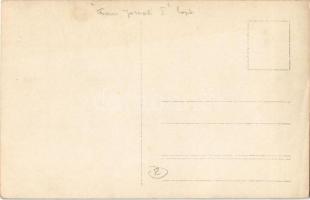 Esztergom, "Franz Joseph I" Sternklasse típusú lapátkerekes gőzhajó a Bazilika előtt a Dun...