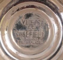 Ezüstözött oroszlánfejes fűszertartó párban, jelzett (Sheffield), egyikben műanyag betéttel, m :7,5 ...