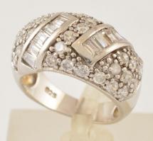 Ezüst(Ag) sokköves, masszív gyűrű, jelzett, méret: 51, bruttó: 6,5 g