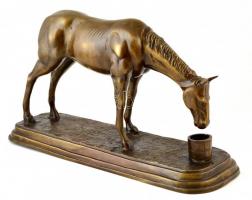 Jelzés nélkül: Ivó ló. Bronz (üreges), bronz talapzaton, m: 30 cm, h: 61 cm
