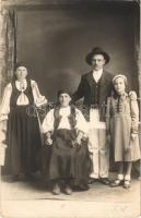 Nagyenyed, Aiud; magyar család / Hungarian family, folklore. Foto Horváth photo (EK)