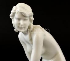 Zsolnay Zsuzsanna (térdelő női akt), fehér mázas, jelzett, hibátlan, m: 22,5 cm