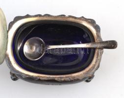 Ezüst (Ag.) fűszertartó és kiskanál, jelzett, üvegbetéttel, 9×4 cm, nettó: 82 g, m: 7,5 cm