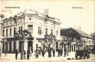 1906 Székesfehérvár, Nádor utca, Gans Ignác üzlete, Közgazdasági Bank és Takarékpénztár. Kiadja Eisler Adolf 896. (EK)