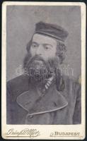 cca 1880 Zsidó férfi arcképe, keményhátú fotó Grünfeld Mór budapesti műterméből, 11×6,5 cm