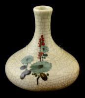 Kínai seladon mázas váza, kézzel festett, jelzés nélkül, apró kopásnyomokkal, m: 11,5 cm