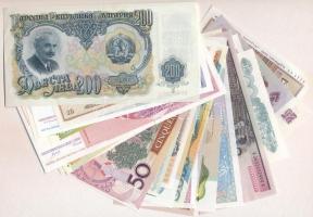 34db-os vegyes külföldi bankjegy tétel, közte Brazília, Jugoszlávia, Kína, Ukrajna T:I
34pcs of var...