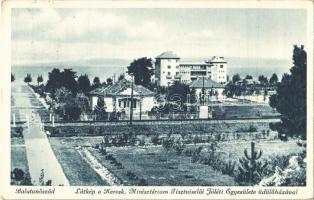 1937 Balatonőszöd, látkép a Kereskedelmi Minisztérium Tisztviselői Jóléti Egyesülete üdülőházával, vasúti átjáró