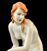 Zsolnay Zsuzsanna (térdelő női akt), kézzel festett, jelzett, apró kopásnyomokkal, m: 22,5 cm