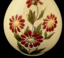 Zsolnay krizantém mintás váza, kézzel festett, jelzett, apró kopásnyomokkal, m:11 cm