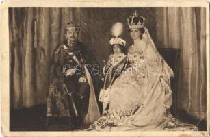 1918 IV. Károly, Zita királyné és Ottó főherceg Budapesten a koronázási ünnepségen / Charles I, Emperor of Austria and King of Hungary, with his wife and son at the coronation ceremony in Budapest + K. u. K. Infanterieregiment No. 60 bélyegzés / cancellation  (EK)