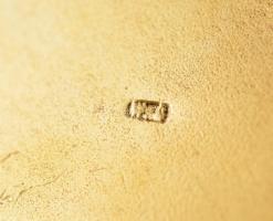 Jelzett réz cukordoboz kis horpadással 13x11 cm