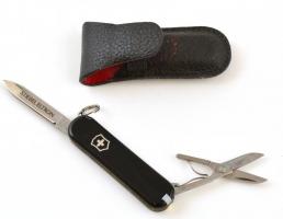 Victorinox több funkciós mini bicska, tokkal. Összecsukva 6 cm