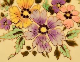 Zsolnay virág mintás falitányér, kézzel festett, jelzett, máz alatti hajszál repedésekkel, d:29,5 cm