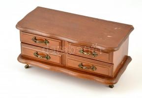 Fa ékszertartó, tükörrel, 4 db nyaklánccal, 1 db gyűrűvel, 2 pár fülbevalóval, 3 db karkötővel