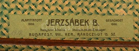 Régi hegedű vonóval, tokkal, felújításra szorul