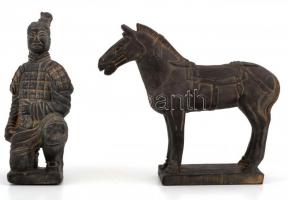 Ló és kínai harcos, 2 db gipsz figura, m: 16 és 17 cm