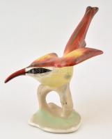 Hollóházi madárka, kézzel festett, jelzett, apró kopásnyomokkal, m: 10 cm, h:15,5 cm