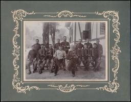 Éder Pál (1849-1916) cs. és kir. ny. főhadnagy és katonatársai csoportkép fotó kartonon 28x22 cm
