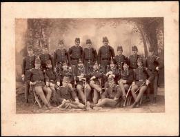 Éder Pál (1849-1916) cs. és kir. főhadnagy és katonatársai csoportkép fotó kartonon 34x25 cm
