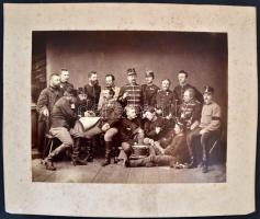 1888 Éder Pál (1849-1916) cs. és kir. főhadnagy és katonatársai csoportkép fotó kartonon 39x32 cm