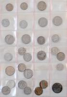 ~470db vegyes külföld fémpénz albumba rendezve, 15db ezüstérmével, közte Amerikai Egyesült Államok, ...