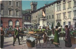 1918 Trento, Trient (Südtirol); Piazza della posta e mercato / square, market vendors + "K.u.K. 60cm M. 15a K.S.G.N." "K.u.K. Feldpostamt 481."