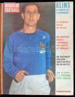 1965-1967 Miroir Du Football francia futballújság évfolyamai egybekötve, több magyar vonatkozású cikkel, képpel