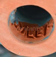 Csavlek Etelka (1947-): Angyalkás gyertyatartó. Festett mázas kerámia, jelzett, mázkopásokkal, készí...