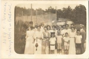 1914 Crikvenica, Cikrvenica; teniszező úri társaság. Másnap kitört a háború + Modern Enyveshát pecsét a hátoldalon / tennis players, photo