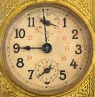 Régi asztali óra, kulccsal, kopásnyomokkal, 16×13×9 cm