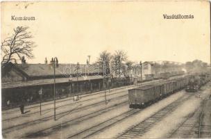 1938 Komárom, Komárnó; vasútállomás, gőzmozdony / railway station, locomotive (szakadás / tear)